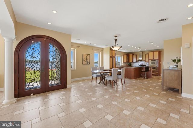 2292 LAKE DR, Pasadena, MD 21122