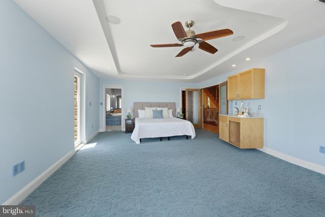 2292 LAKE DR, Pasadena, MD 21122