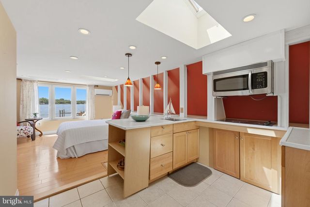 2292 LAKE DR, Pasadena, MD 21122