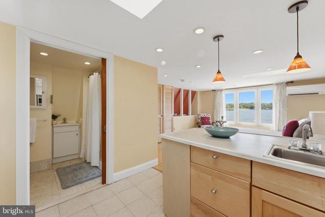 2292 LAKE DR, Pasadena, MD 21122