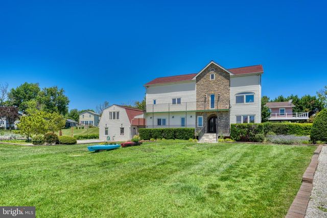 2292 LAKE DR, Pasadena, MD 21122