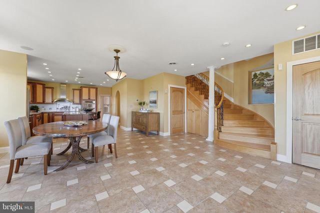 2292 LAKE DR, Pasadena, MD 21122
