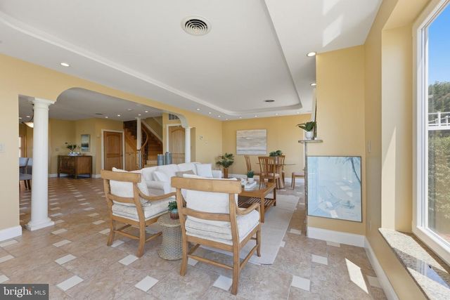 2292 LAKE DR, Pasadena, MD 21122
