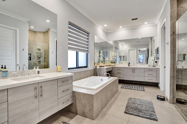 10514 N Lago Vista Circle, Parkland, FL 33076