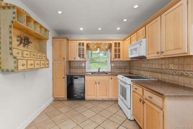 29 Hilltop Drive, North Salem, NY 10560