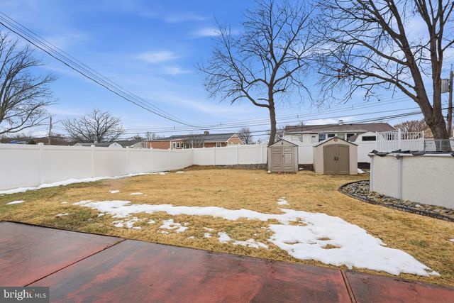 213 WELSFORD RD, Fairless Hills, PA 19030