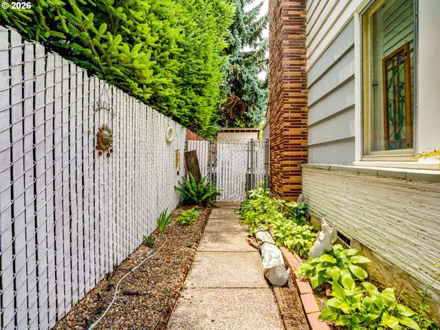 3616 Se HARVEY St, Milwaukie, OR 97222