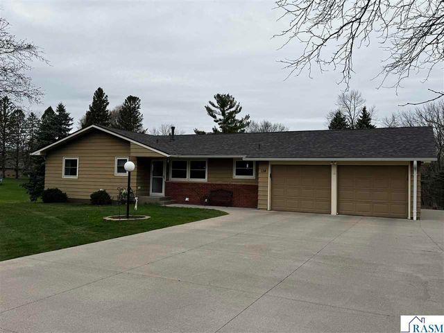 114 Capri Drive, Mankato, MN 56001