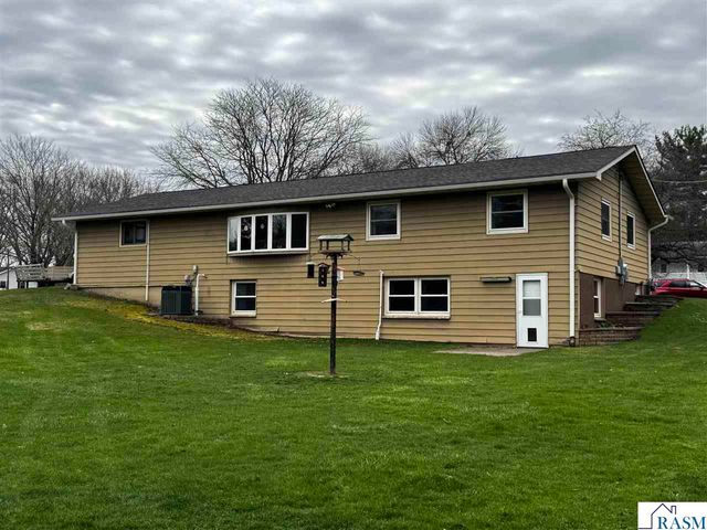 114 Capri Drive, Mankato, MN 56001