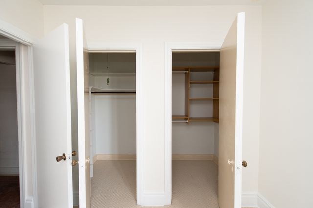 5300 S Shore Drive 111, Chicago, IL 60615