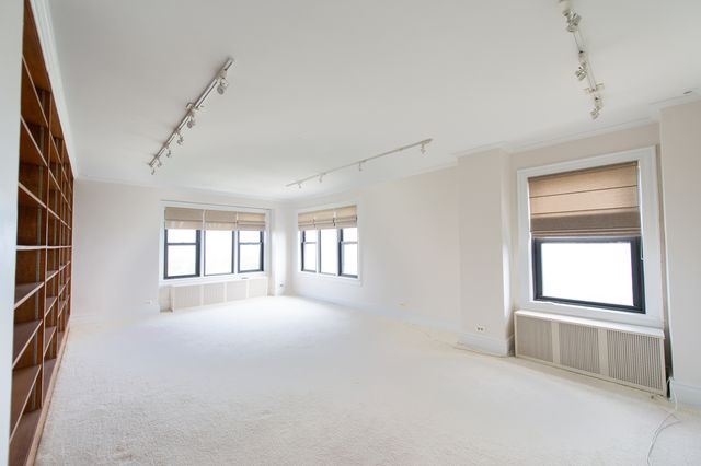 5300 S Shore Drive 111, Chicago, IL 60615