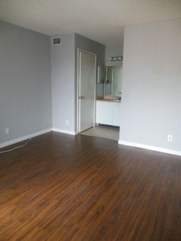 738 Executive Center Drive 21, West Palm Beach, FL 33401