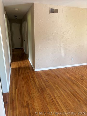 228 E Oklahoma Place, Tulsa, OK 74106