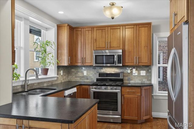 6221 Northwood Avenue 2W, St Louis, MO 63105