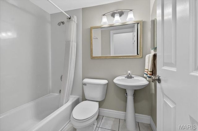 6221 Northwood Avenue 2W, St Louis, MO 63105