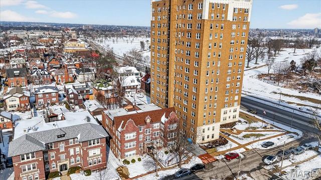 6221 Northwood Avenue 2W, St Louis, MO 63105