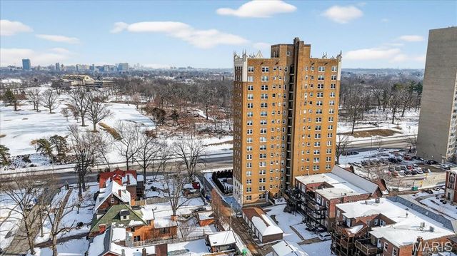 6221 Northwood Avenue 2W, St Louis, MO 63105