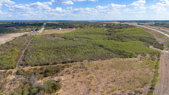 13004 FM 3353, Kingsbury, TX 78626