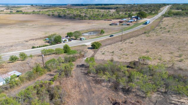 13004 FM 3353, Kingsbury, TX 78626