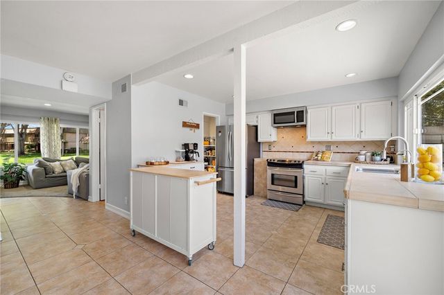 10290 Pinto River Court, Fountain Valley, CA 92708