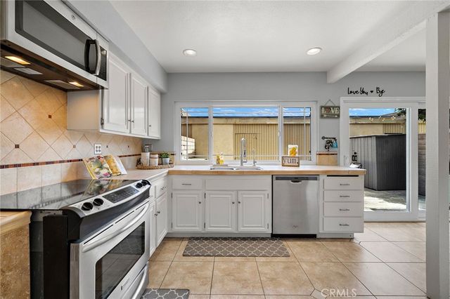 10290 Pinto River Court, Fountain Valley, CA 92708