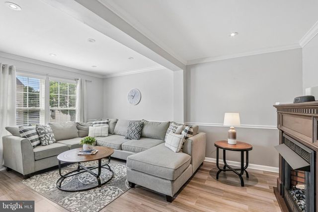 24 CLEMENS LN, Blackwood, NJ 08012