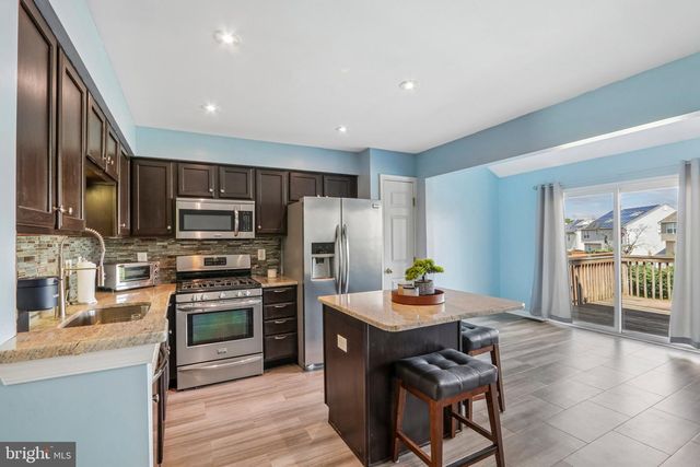 24 CLEMENS LN, Blackwood, NJ 08012
