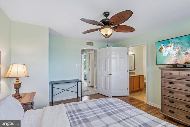24 CLEMENS LN, Blackwood, NJ 08012