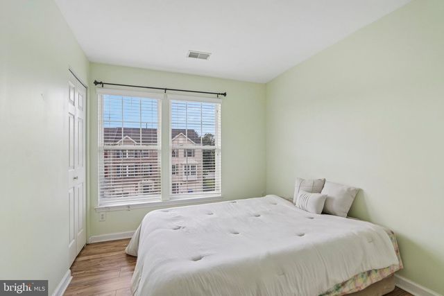 24 CLEMENS LN, Blackwood, NJ 08012