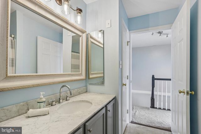 24 CLEMENS LN, Blackwood, NJ 08012