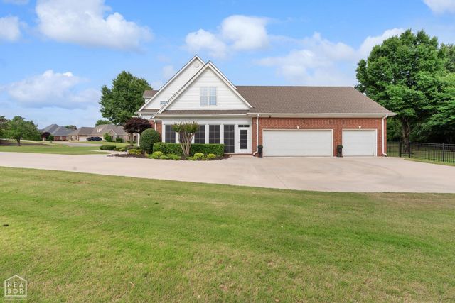 4221 Clubhouse Drive, Jonesboro, AR 72405