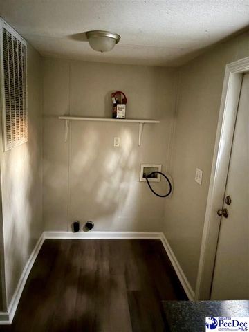 1729 karudy, Effingham, SC 29541