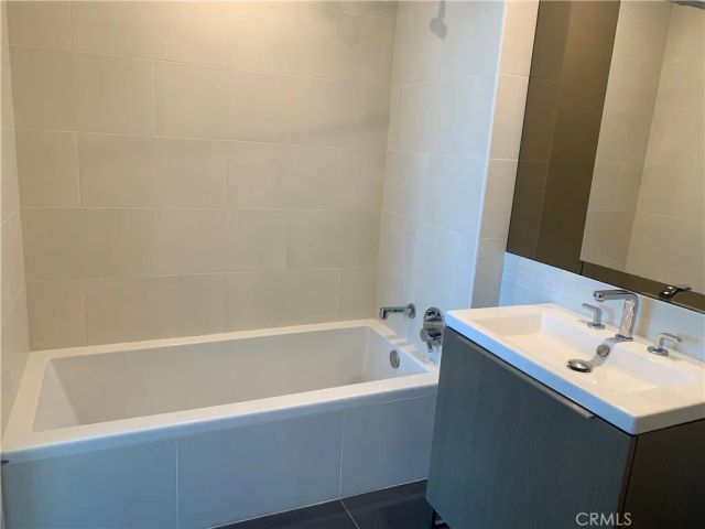 889 Francisco Street 2601, Los Angeles, CA 90017