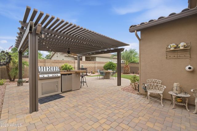 664 W MANGROVE Road, San Tan Valley, AZ 85140
