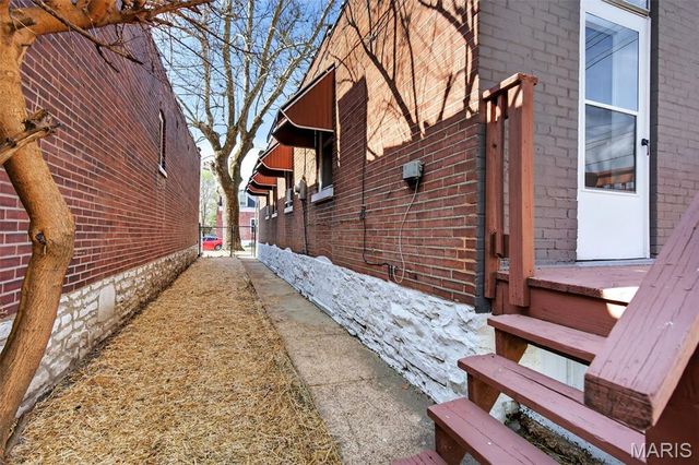 7904 Pennsylvania Avenue, St Louis, MO 63111