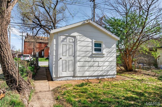 7904 Pennsylvania Avenue, St Louis, MO 63111