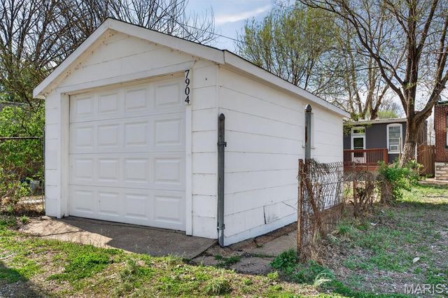 7904 Pennsylvania Avenue, St Louis, MO 63111