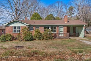 303 Stonewall Avenue, Swannanoa, NC 28778