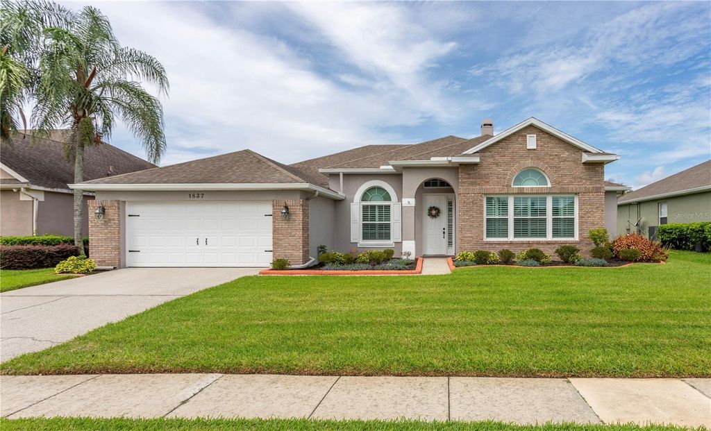 Image 2 of property listing at 1837 MORGANS MILL CIRCLE, Orlando, FL 32825