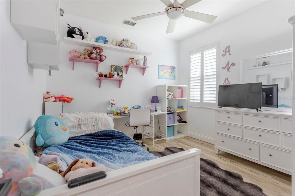 Image 28 of property listing at 1837 MORGANS MILL CIRCLE, Orlando, FL 32825