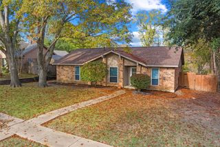 425 Country View Lane, Garland, TX 75043