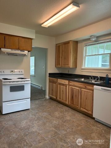 2025 46th, Longview, WA 98632