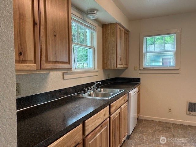 2025 46th, Longview, WA 98632