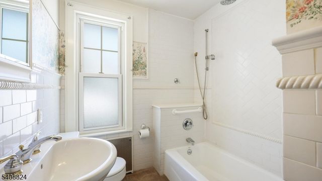 4 Sylvester St, Cranford Twp., NJ 07016