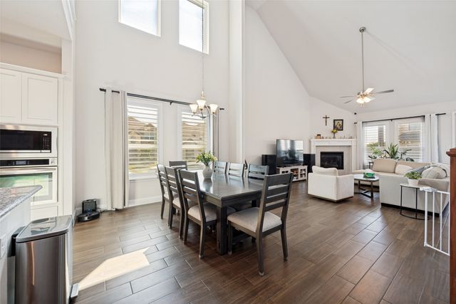 712 Matador Lane, Arlington, TX 76002