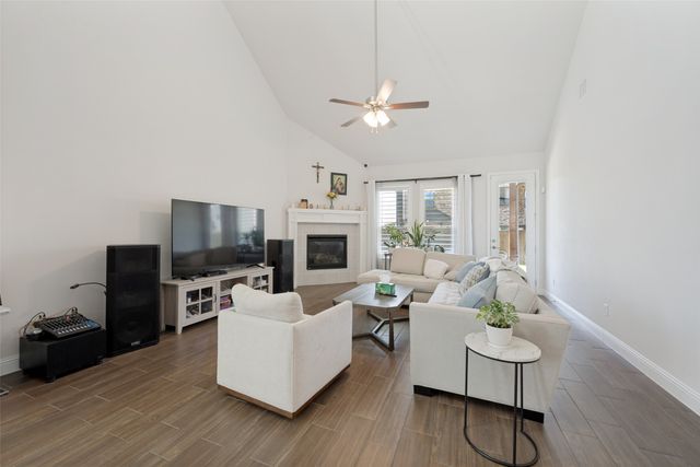 712 Matador Lane, Arlington, TX 76002