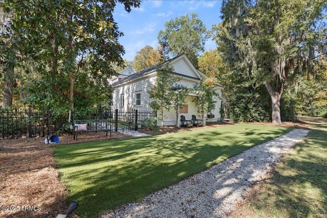 116 Palmetto Place, Beaufort, SC 29902