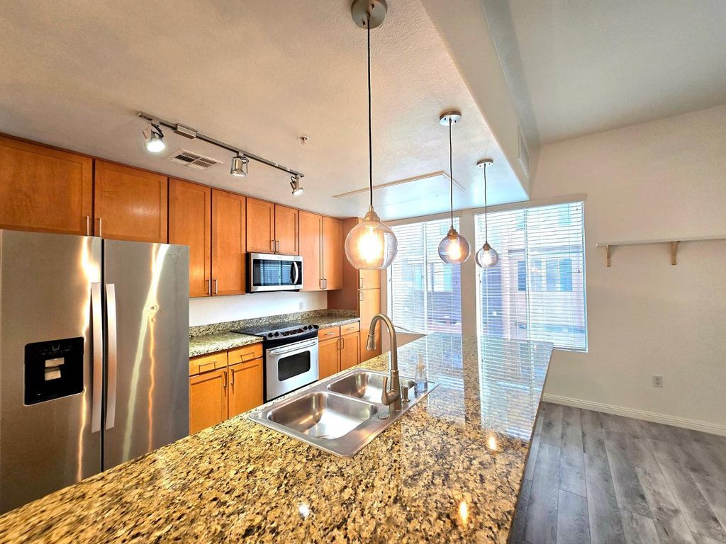 6605 N 93rd Avenue Unit 1086, Glendale, AZ 85305