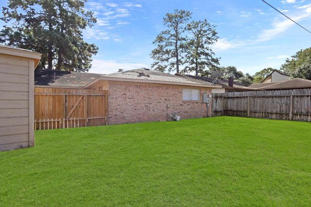 2035 Lexington Woods Drive, Spring, TX 77373