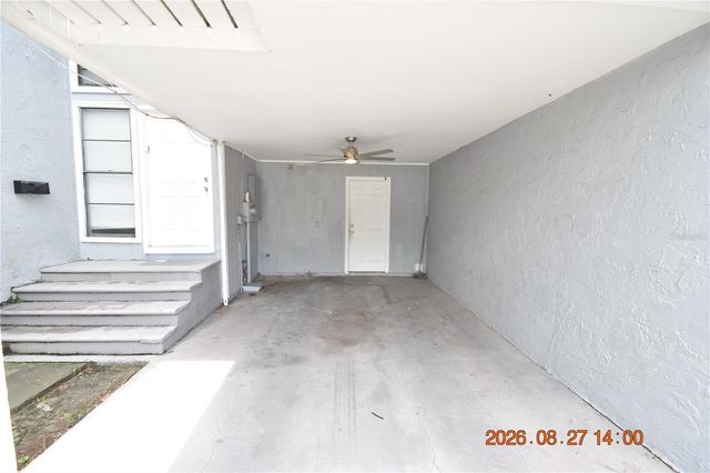 5009 TERRACE VILLAGE LANE, Tampa, FL 33617